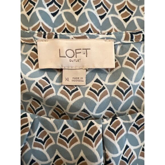 LOFT Blue and White Patterned Blouse - Picture 4 of 6